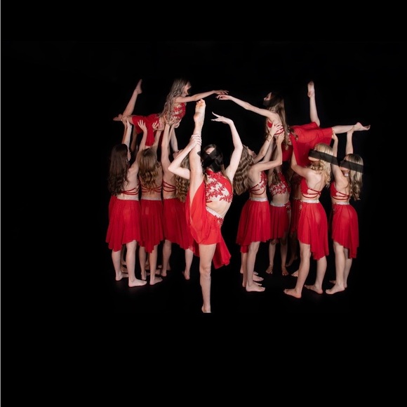 Multiple dance costumes - Picture 13 of 14